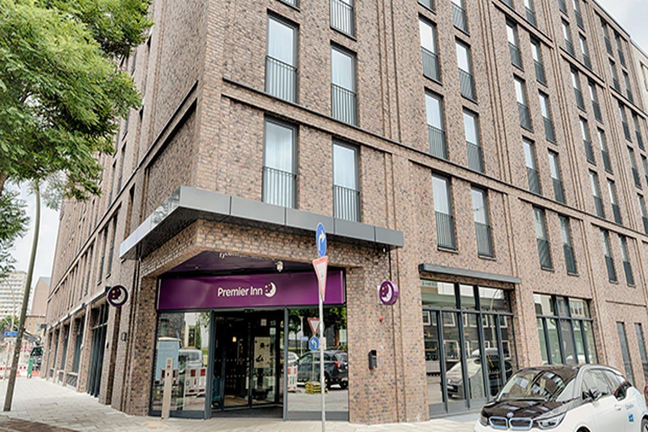 Premier Inn Hamburg City Klostertor Exteriör bild