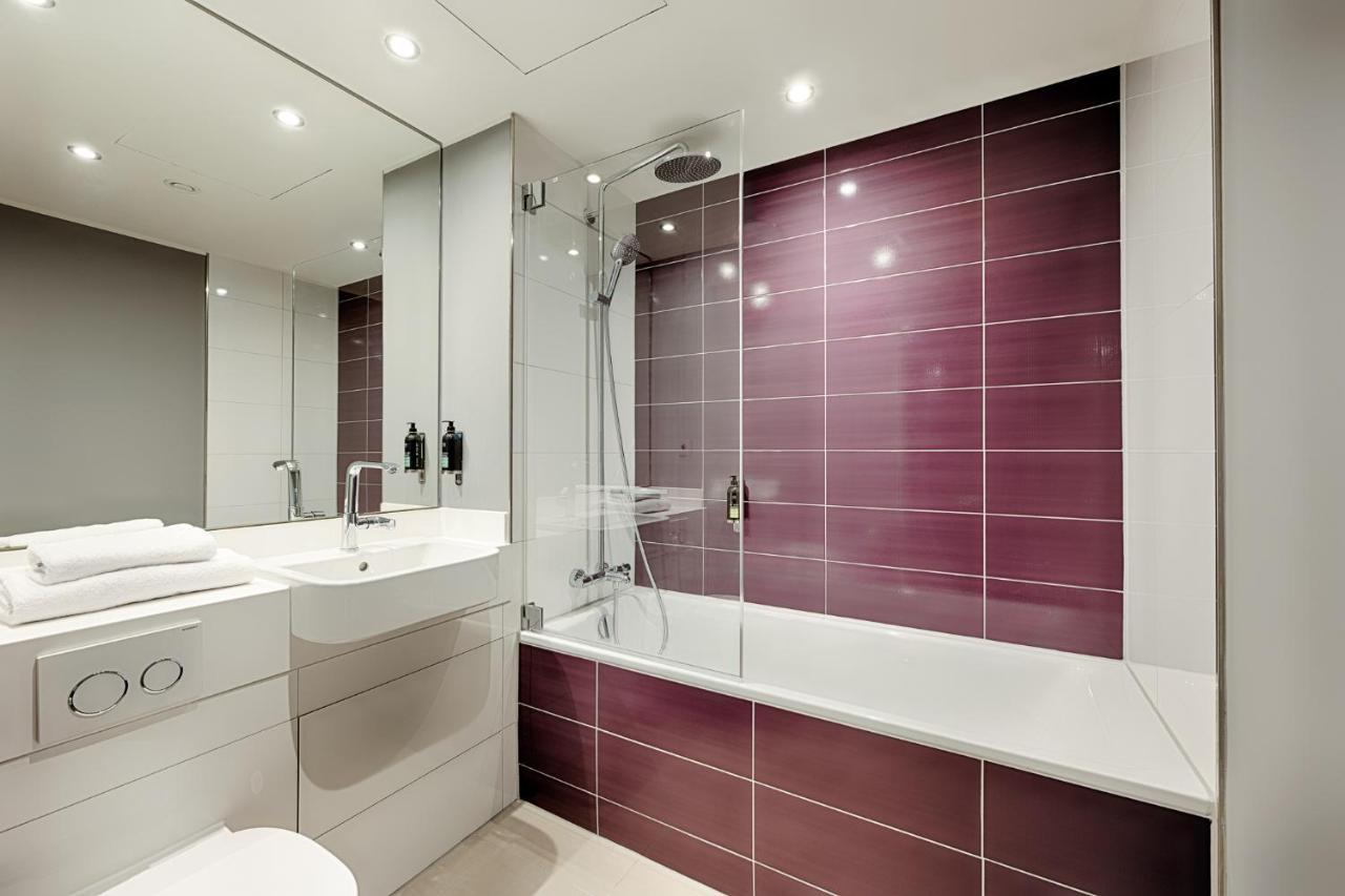 Premier Inn Hamburg City Klostertor Exteriör bild