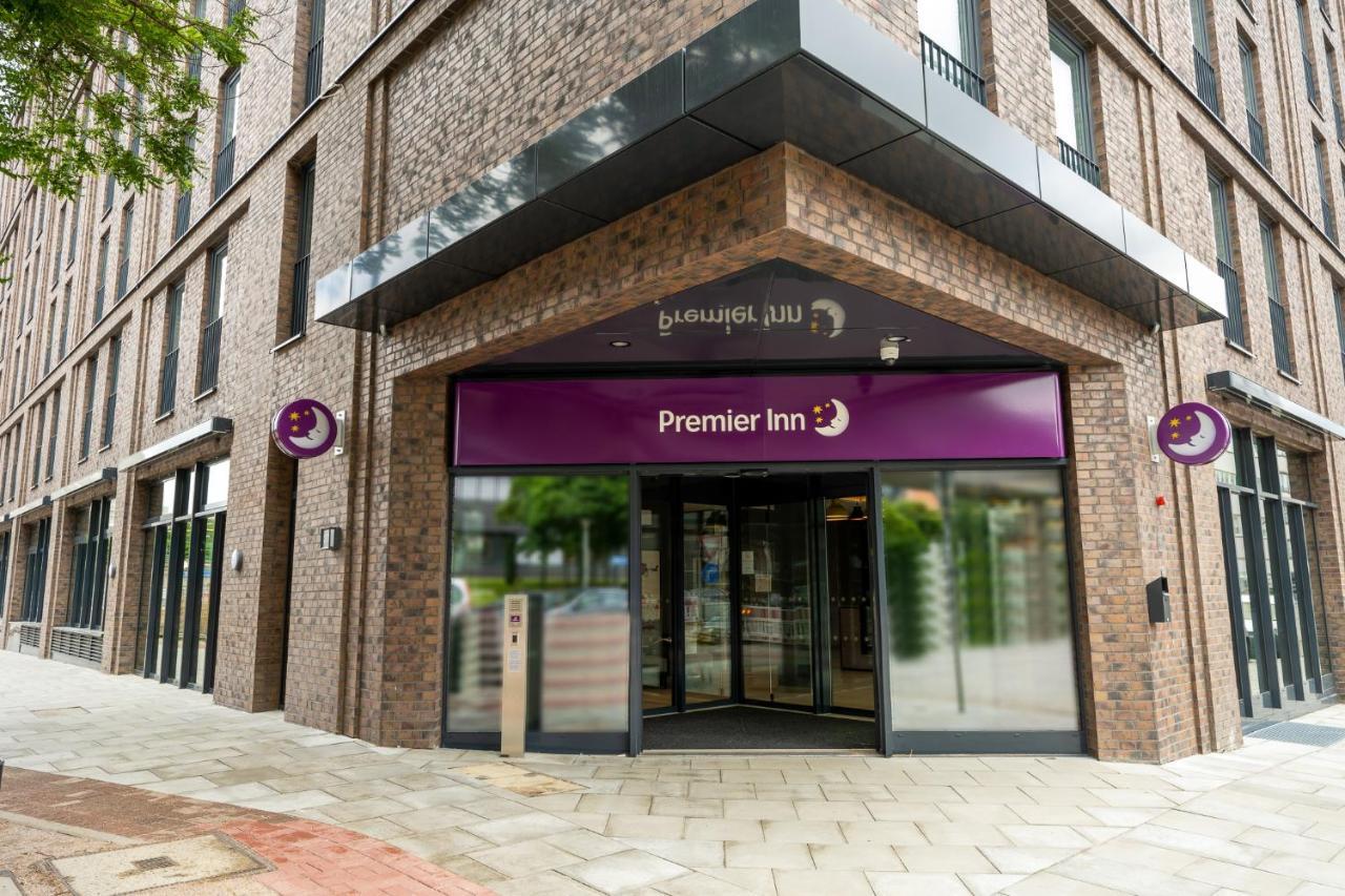 Premier Inn Hamburg City Klostertor Exteriör bild