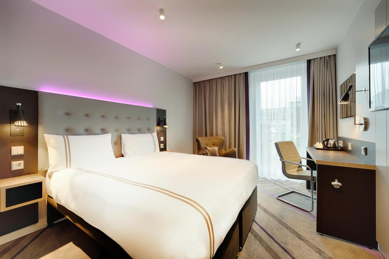 Premier Inn Hamburg City Klostertor Exteriör bild
