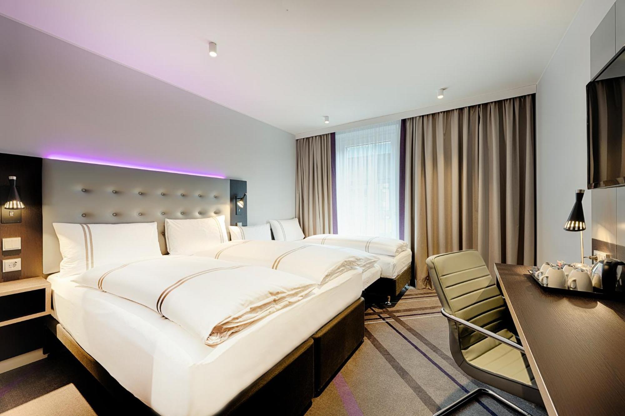 Premier Inn Hamburg City Klostertor Exteriör bild